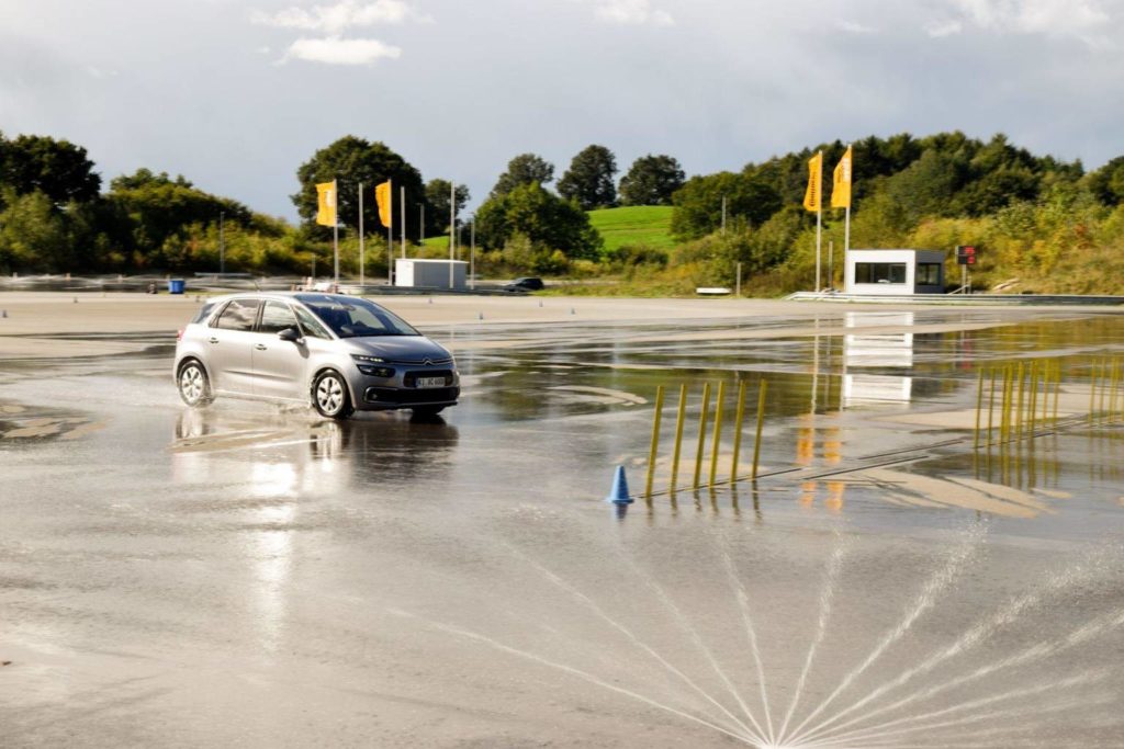 Fahrsicherheitstraining in Kiel - Lernen und Spaß beim ADAC