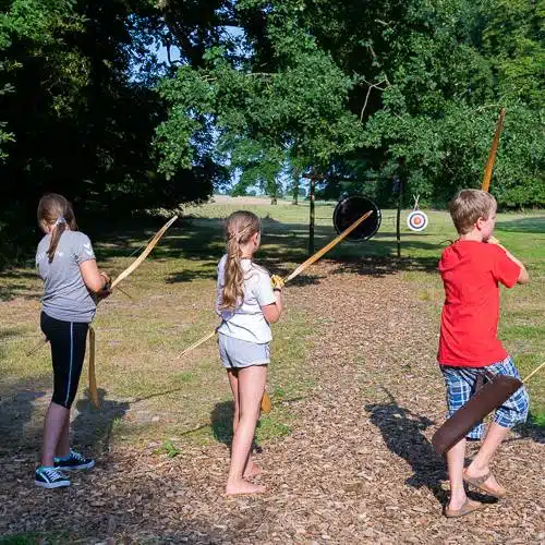Bogenschiessen Kiel Kindergeburtstag kl Kindergeburtstag Kiel
